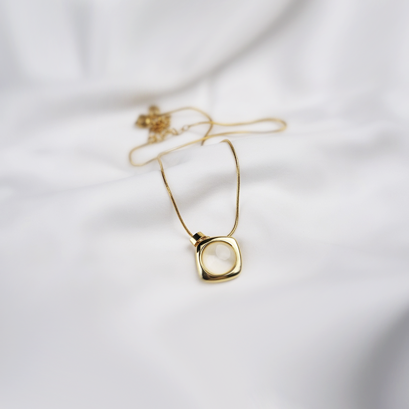 Square Mother-Of-Pearl Stone Pendant Necklace| Gold Tone Plated Alloy Chain
