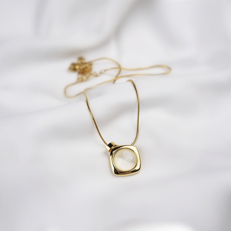 Square Mother-Of-Pearl Stone Pendant Necklace| Gold Tone Plated Alloy Chain